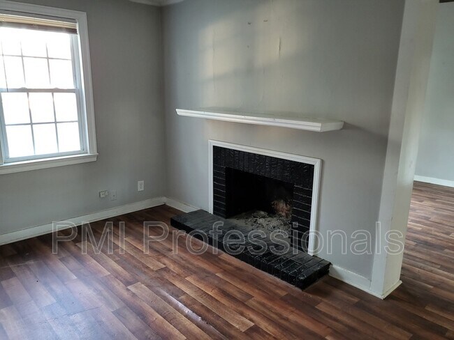 Building Photo - 2721 Hartford Dr