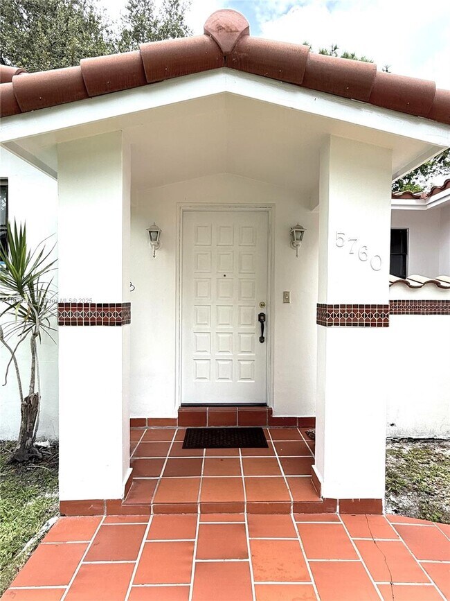 Foto del edificio - 5760 SW 55th St