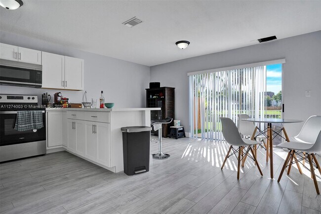 Building Photo - 14832 SW 104th St