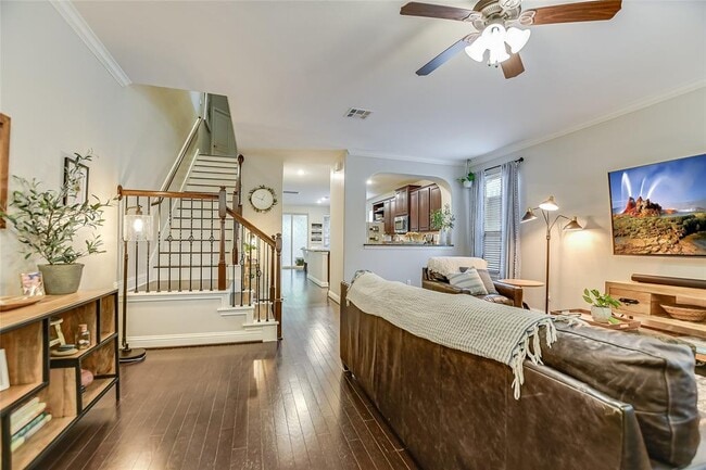 Building Photo - 2516 Amur Dr