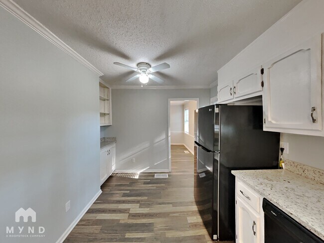 Foto del edificio - 1438 Cabin Hill Rd