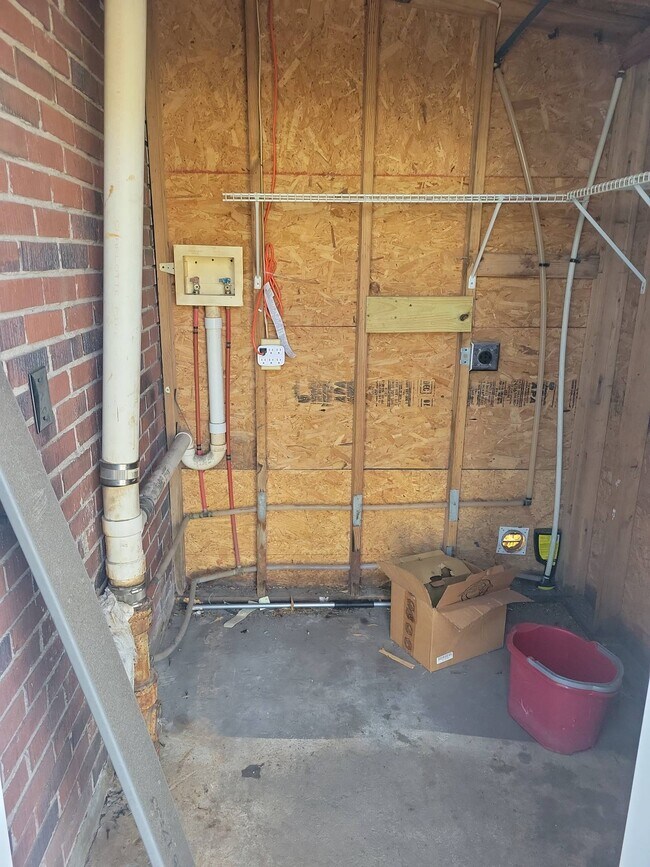 Foto del edificio - 5403 Torgerson Dr