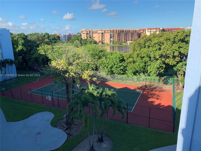 Foto del edificio - 9440 Fontainebleau Blvd