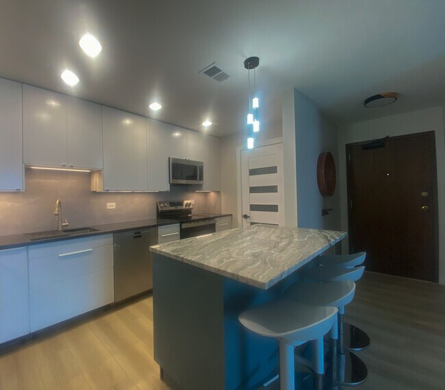 Foto del edificio - 715 W Central Rd