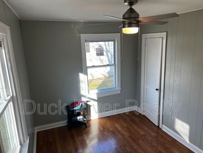 Building Photo - 303 North St