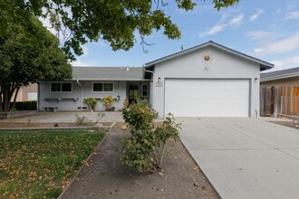 Building Photo - 2365 Cabrillo Ave