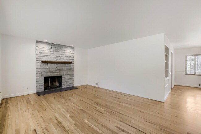 Building Photo - 13487 W 25th Pl
