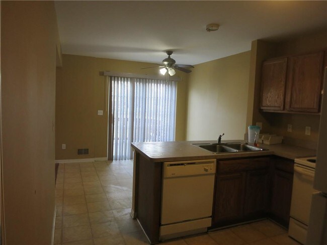 Foto del edificio - 17542 Gateway Cir