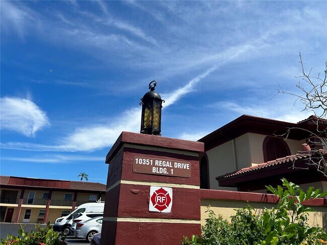 Foto del edificio - 10351 Regal Dr