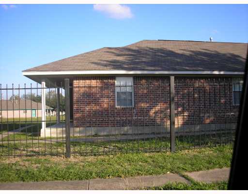 Building Photo - 401-409 W 14th & 15th St