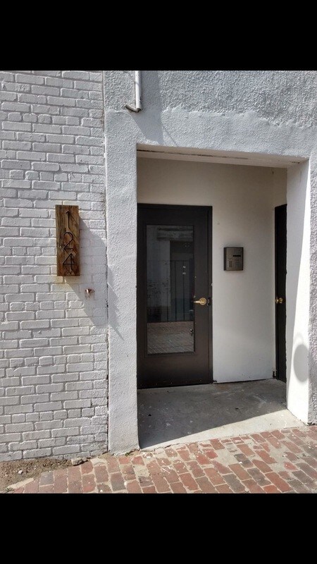 Primary Photo - 124 E Trenton St