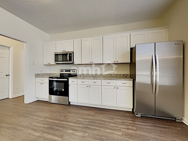 Foto del edificio - 410 Baycreek Dr
