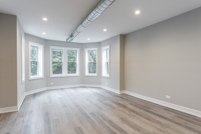Building Photo - 4319 N Francisco Ave