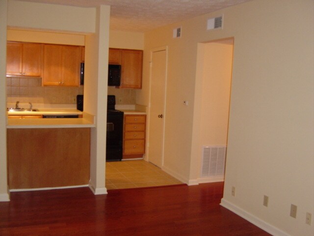Kitchen and hallway - 3175 Seven Pines Ct #304