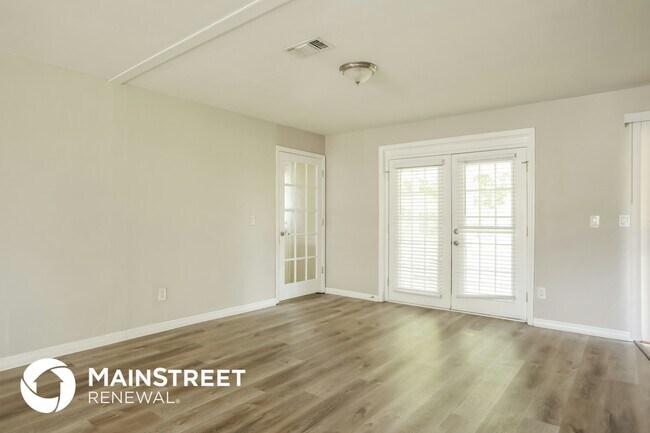 Foto del edificio - 2412 Stonehaven Ct W