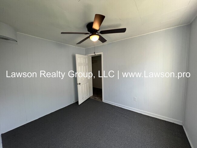 Building Photo - Iowa 817