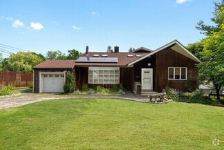 Building Photo - 18 Harvard Ln