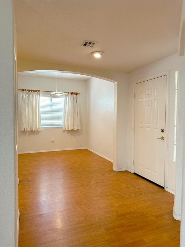 Building Photo - 7400 W Flamingo Rd