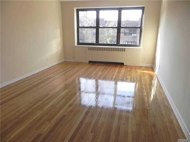 Building Photo - 13 Welwyn Rd