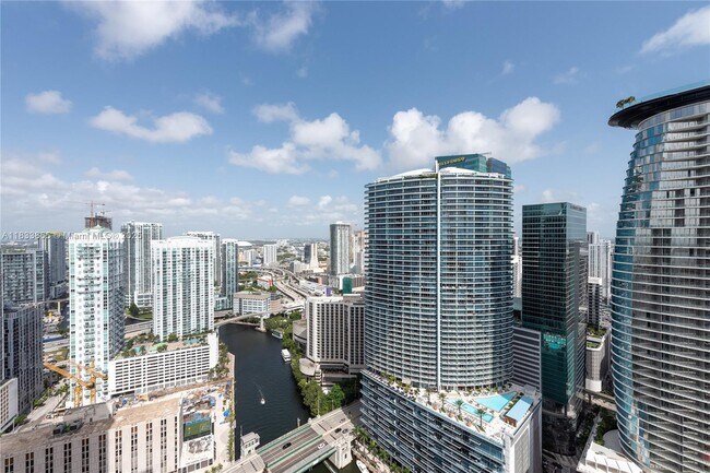 Building Photo - 465 Brickell Ave