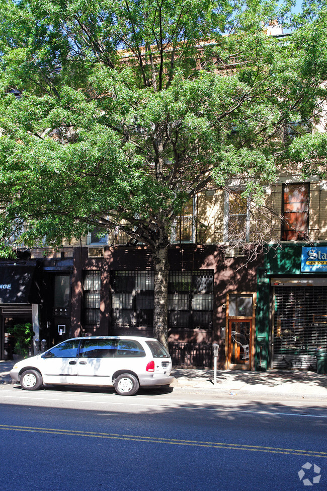 Building Photo - 302 5th Ave