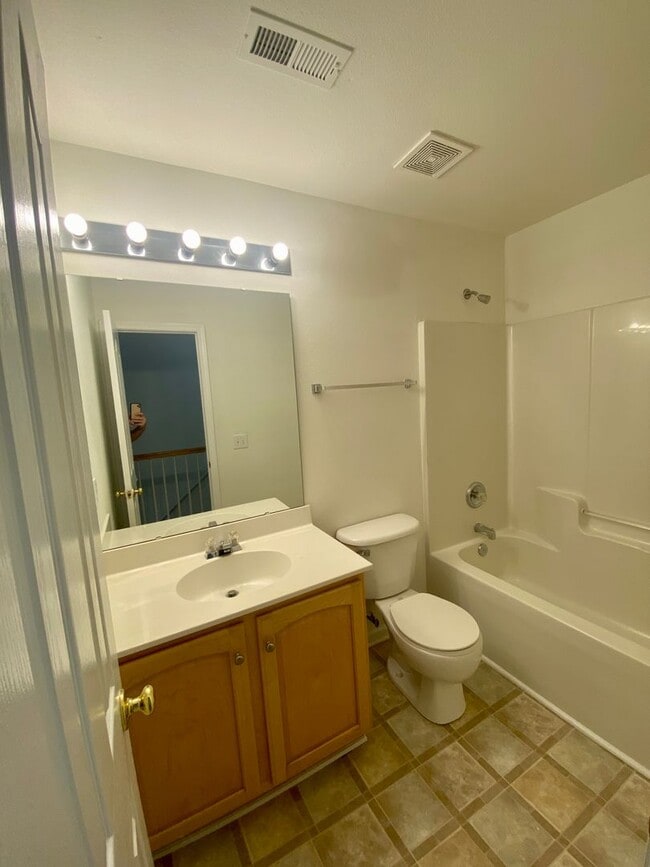 Foto del edificio - 3BR/2.5BA Townhouse in Ballantyne