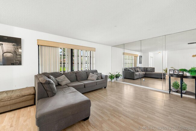Foto del edificio - 6254 Blue Baneberry Ln