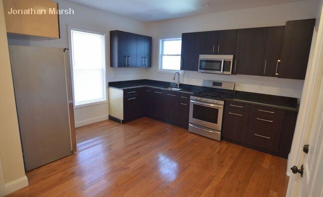 Building Photo - 3 Hartford Terrace