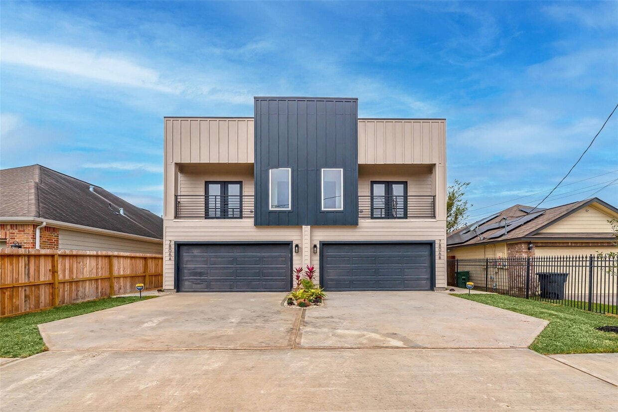 Foto principal - 7806 Comal St