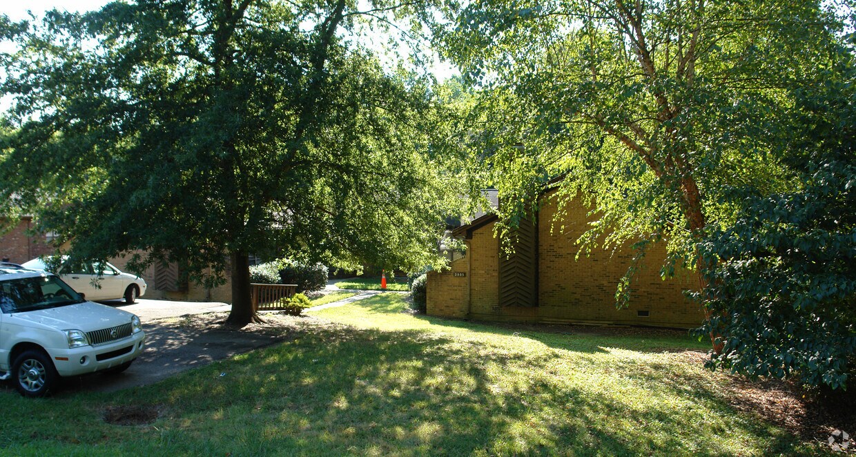 Building Photo - 2805 Seclusion Ct