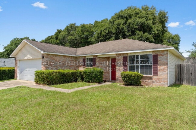 Building Photo - 216 Lustan Dr