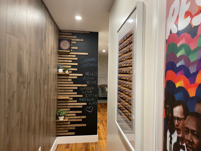 Entrance - 63 Somers St