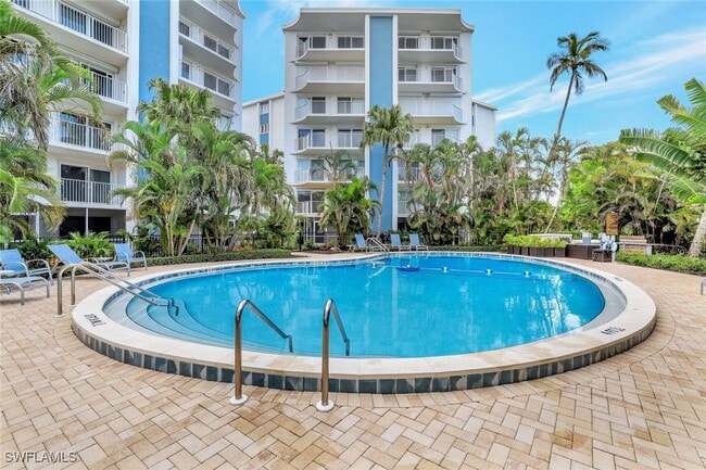 Foto del edificio - 1300 Gulf Shore Blvd N