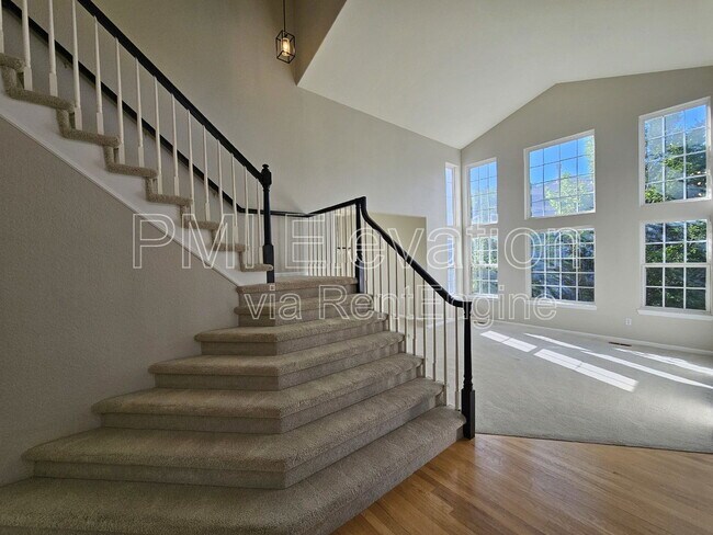 Foto del edificio - 7101 Mountain Brush Cir