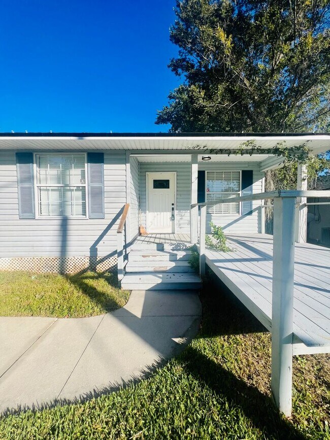 Building Photo - Bungalow in Green Cove Springs