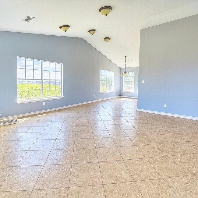 Foto del edificio - 1040 Darst Rd