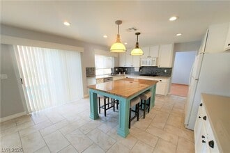 Building Photo - 8272 Tibana Way