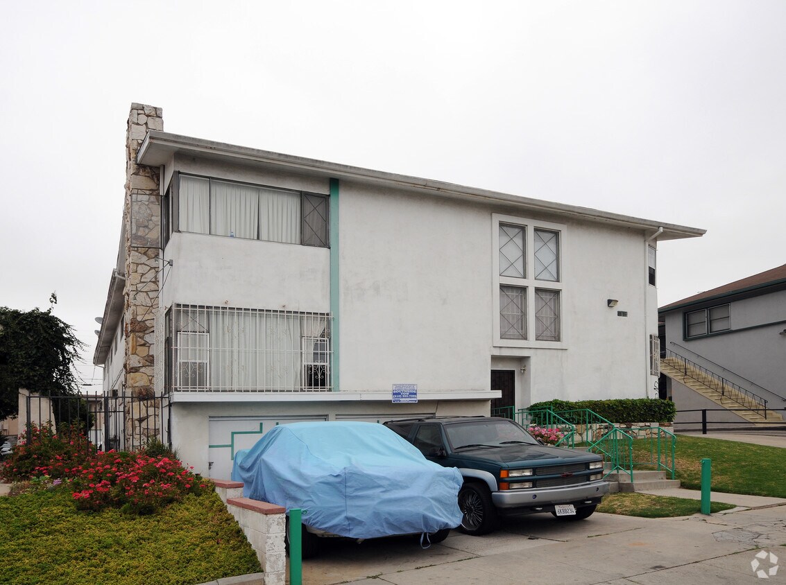 Building Photo - 3913 W 27th St