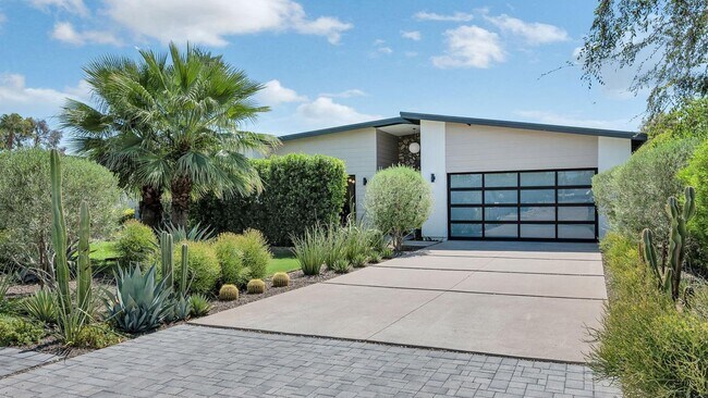 Building Photo - 75 E Griswold Rd