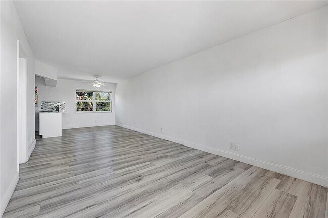 Foto del edificio - 1100 NE 9th Ave