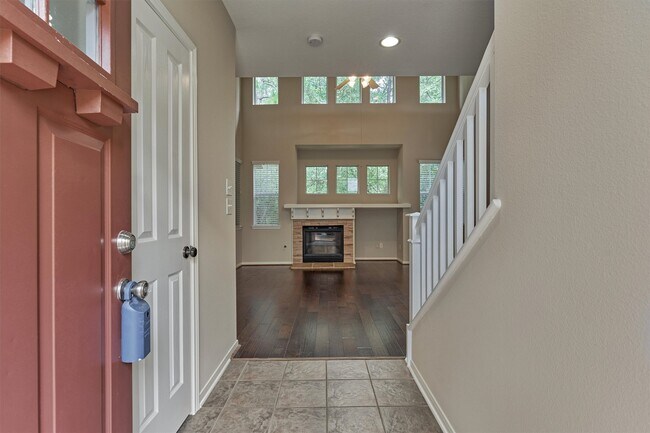 Foto del edificio - 83 Woodlily Pl