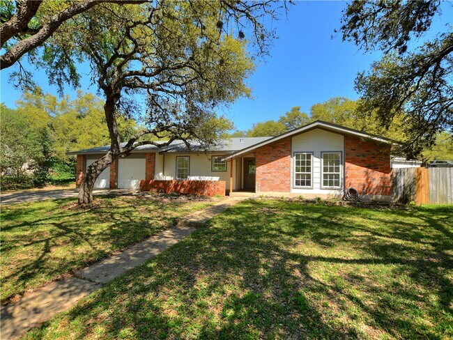 Foto del edificio - 7208 Scenic Brook Dr