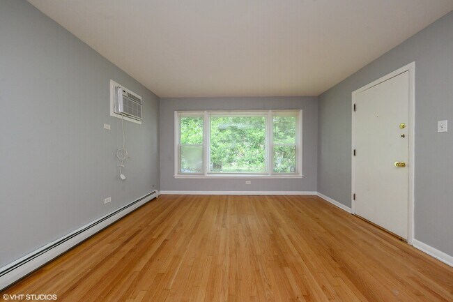 Building Photo - 383 Yates #2