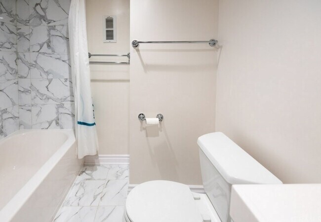 Foto del edificio - 212 E Imperial Ave