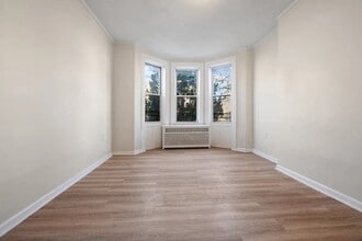 Building Photo - 308 E 8th St