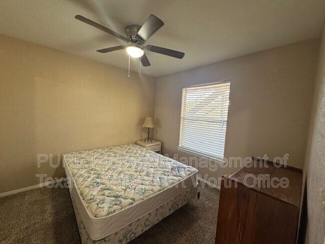 Foto del edificio - 6321 Kelly Dr