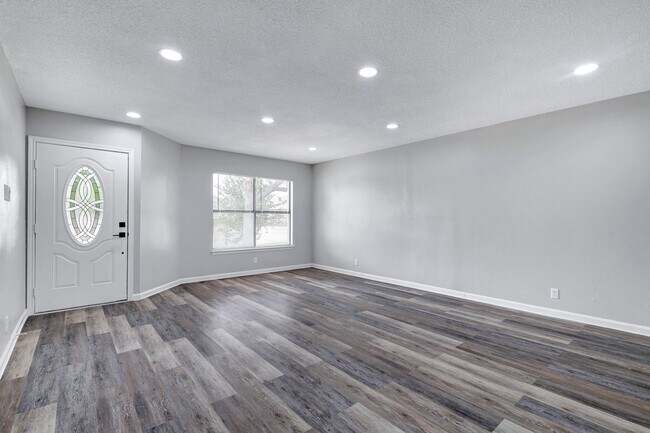 Building Photo - ***APPLICATION CURRENTLY UNDER REVIEW***Co...