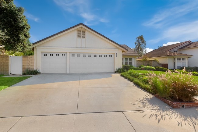 Building Photo - 2692 Amber Dr