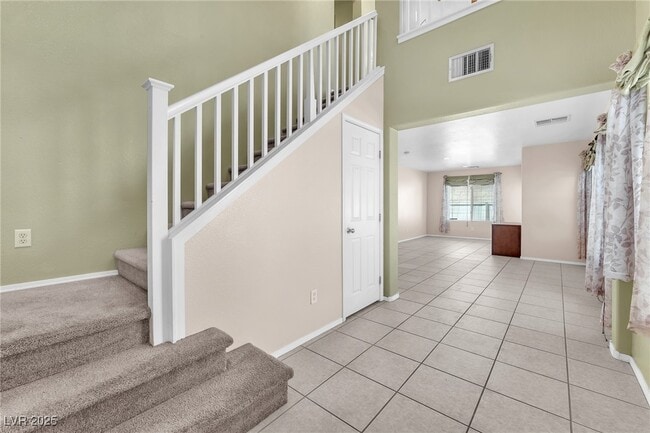 Building Photo - 2526 Begonia Valley Ave