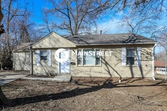 Building Photo - 10000 Drury Ave